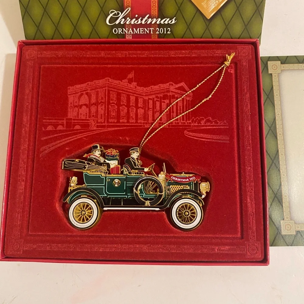 The White House Historical Assn.Christmas Ornament 2012 - Green and Red (F)